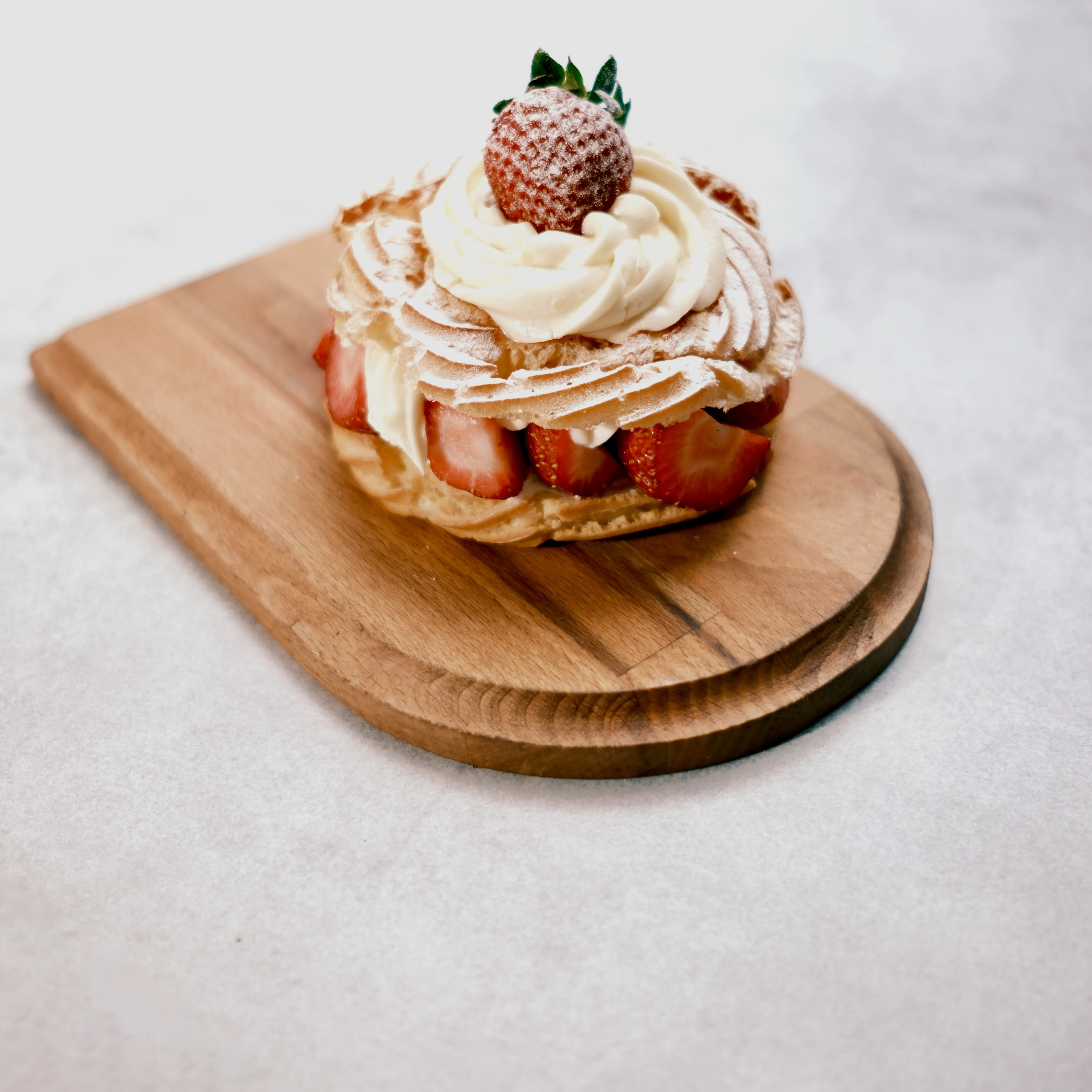 Çilekli Paris Brest