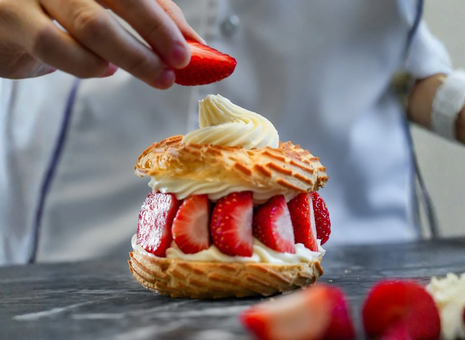 Çilekli Paris Brest