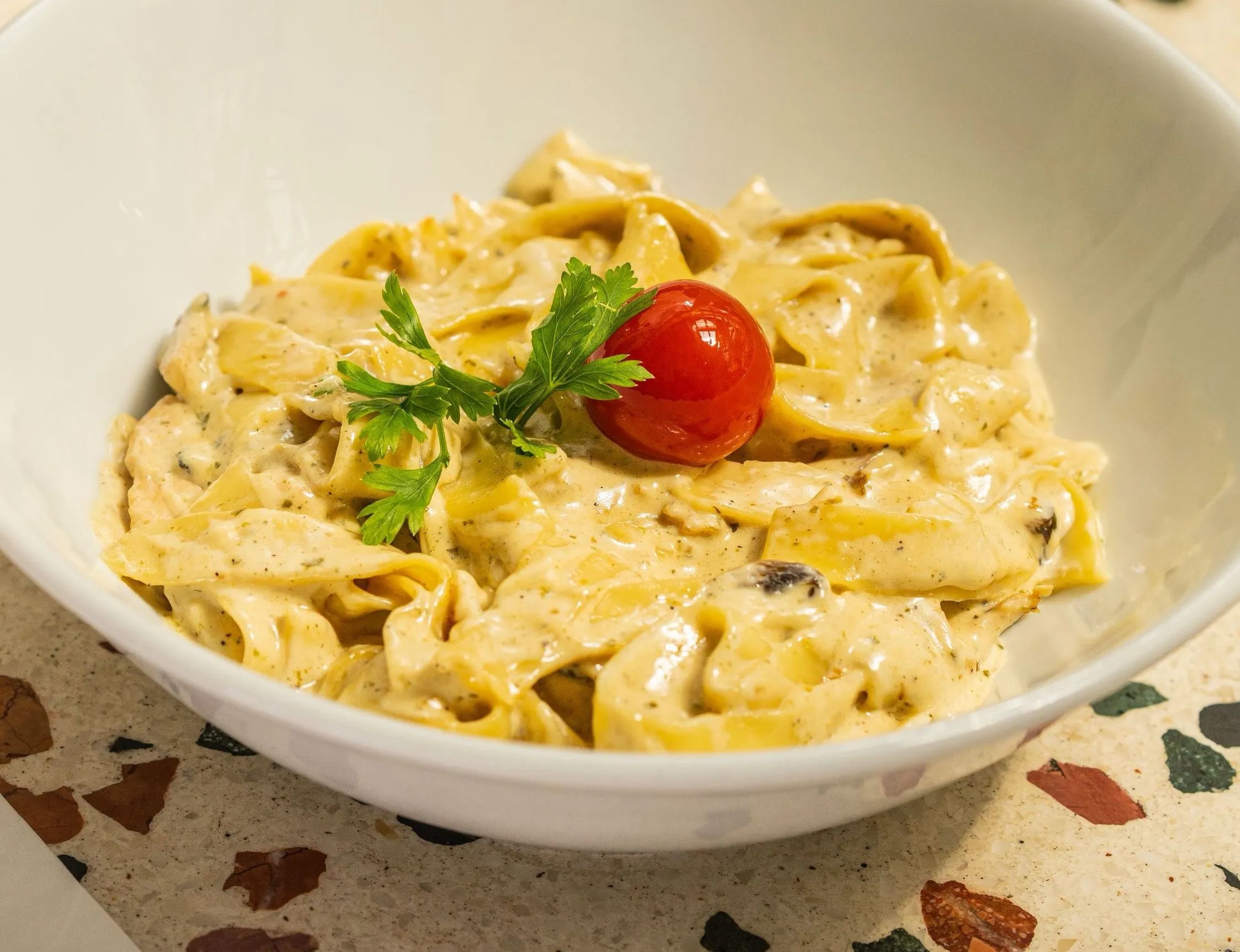 Kremalı Tavuklu Mantarlı Fettuccine 